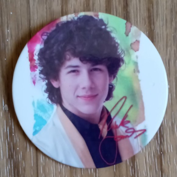 Nick Jonas button & key ring - Picture 2 of 9